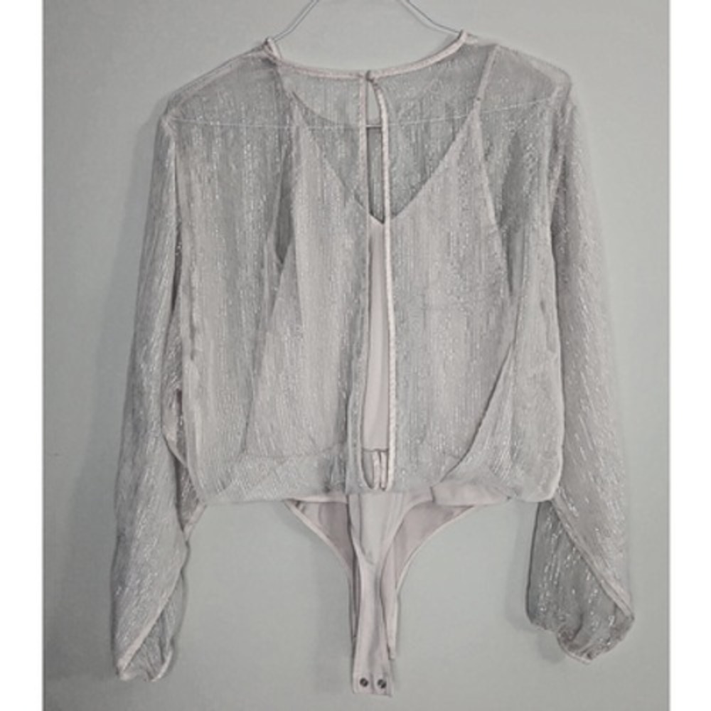 Express Bodysuit Pale Pink Metallic Stripe‎ Sheer Balloon Sleeve Womens Medium - Picture 2 of 8